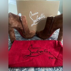 Christian Louboutin Rock and Gold 120 Veau Velours- With Box and Dustbag